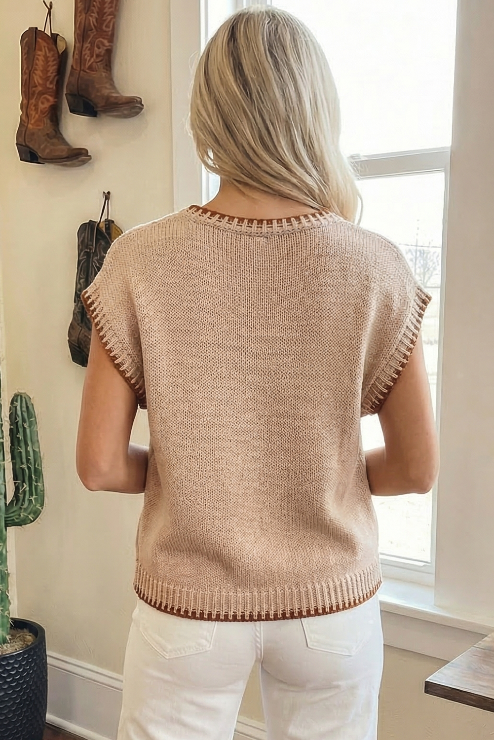 Western HOWDY Embroidered Knit Graphic Top (S-XL)